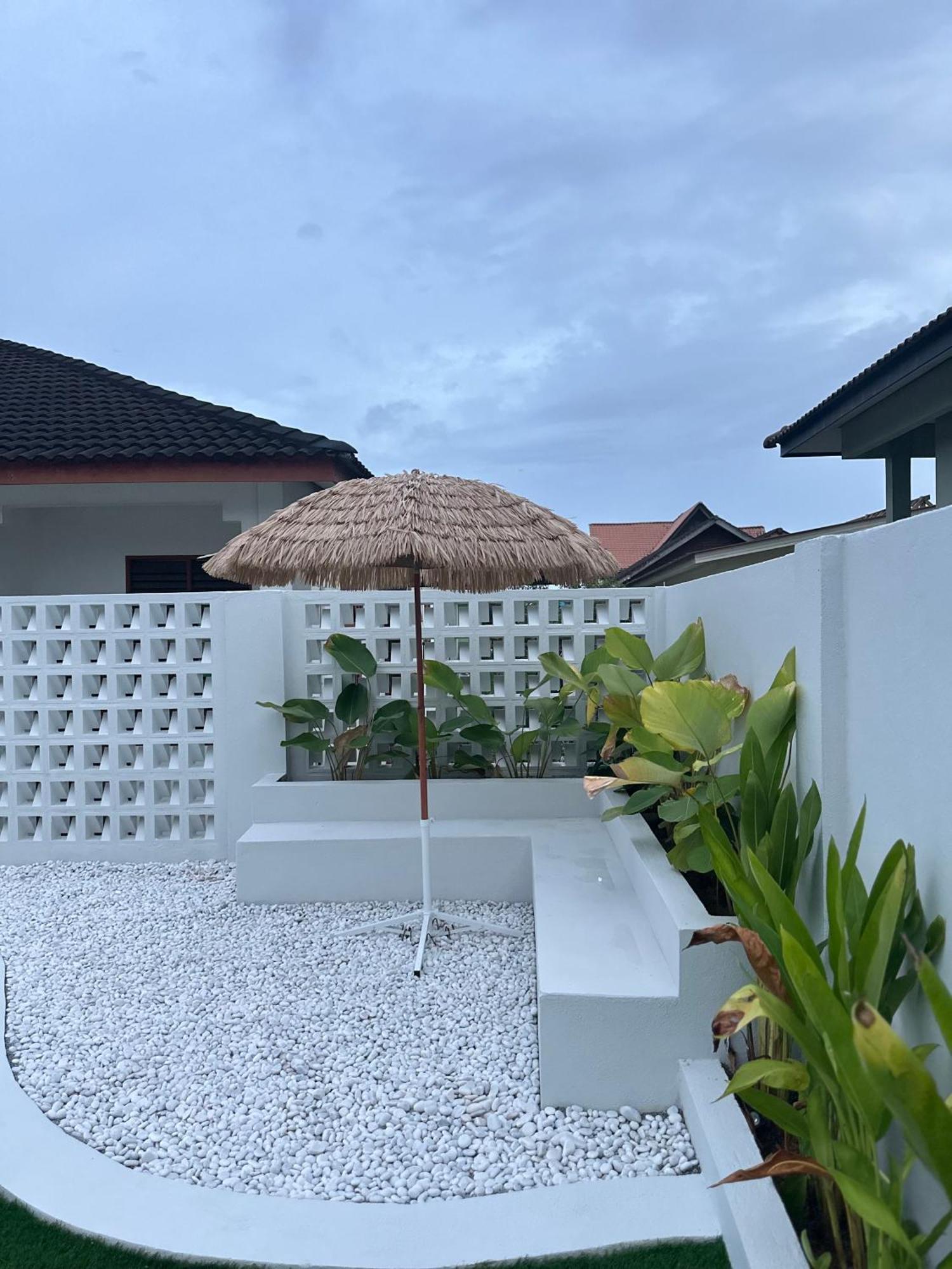 Home In Terengganu With Private Pool كُوالا تيرينغانو المظهر الخارجي الصورة